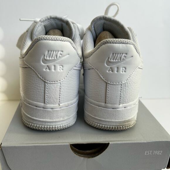 Nike Air Force 1 Low '07 SE in Pearl White - Picture 6 of 10